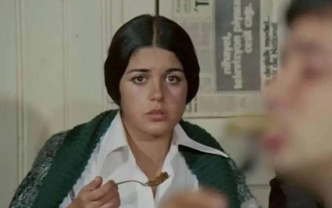 Hababam Sınıfı'nın Selma Hoca'sının hayat hikayesinde 'TKP' detayı şaşırttı! Şimdilerde 67 yaşında... 16